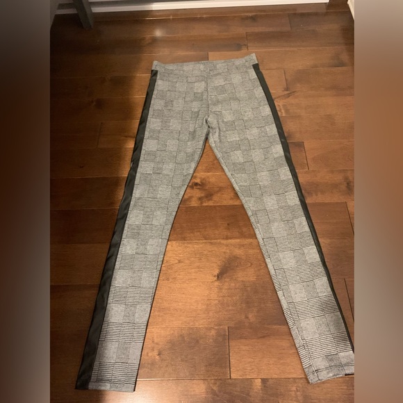 Ardene dressy pants (barely worn) + (good condition) - Picture 2 of 2